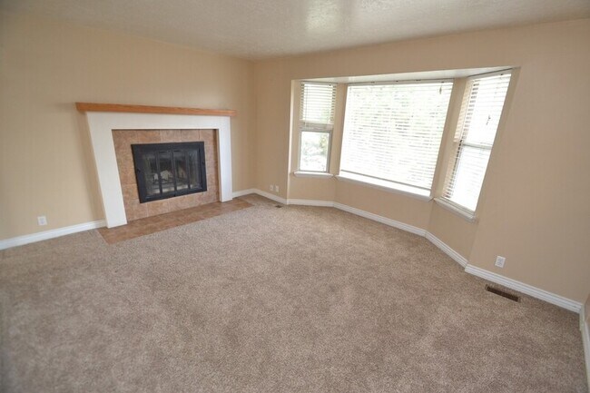 Building Photo - 4935 Barton Park Dr
