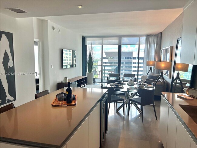 Foto del edificio - 88 SW 7th St