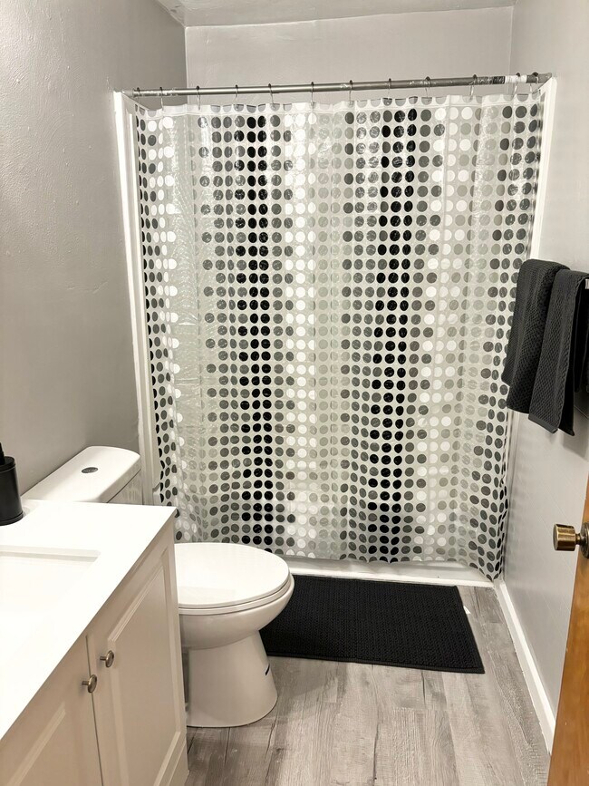 224 N Birchwood Dr Unit 226, Muncie, IN 47304 Condo for Rent in