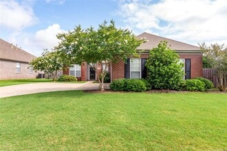 Building Photo - 9625 Helmsley Cir