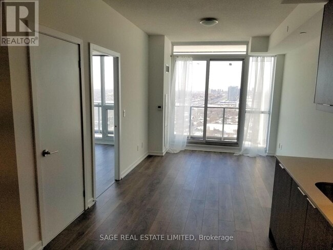 Building Photo - 32 Forest Manor Rd