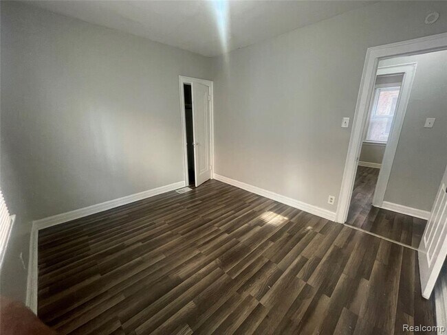 Foto del edificio - 14828 Sussex St