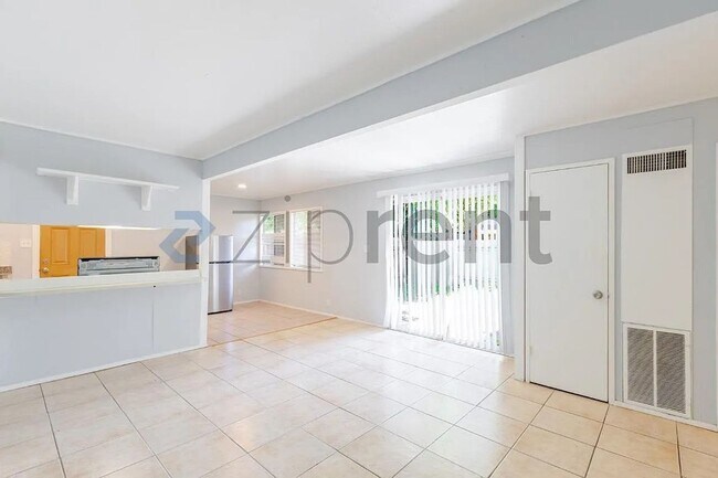 Building Photo - 709 Adeline Pl