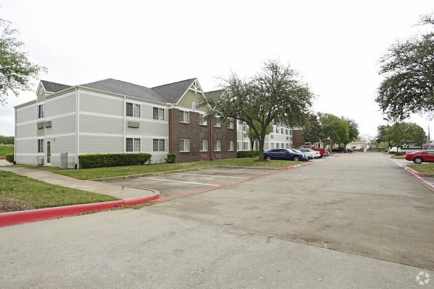 Furnished Studio - Plano