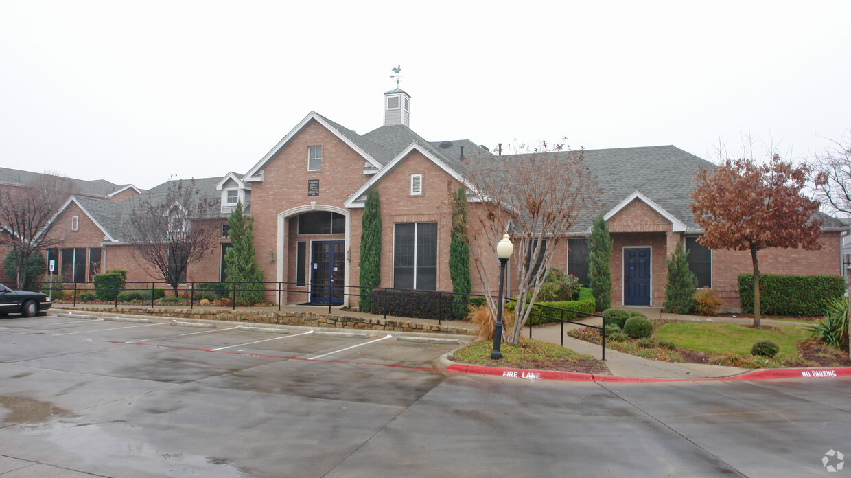 Primary Photo - Park Vista Townhomes