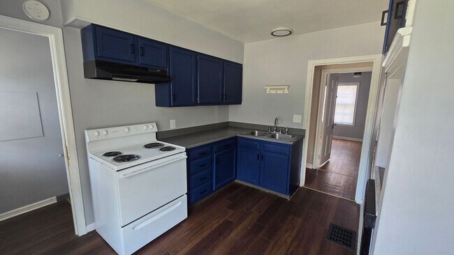 Foto del edificio - 1009-1011 N. Wheeling Ave.