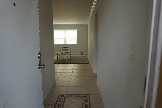 Foto del edificio - 1050 E Sample Rd