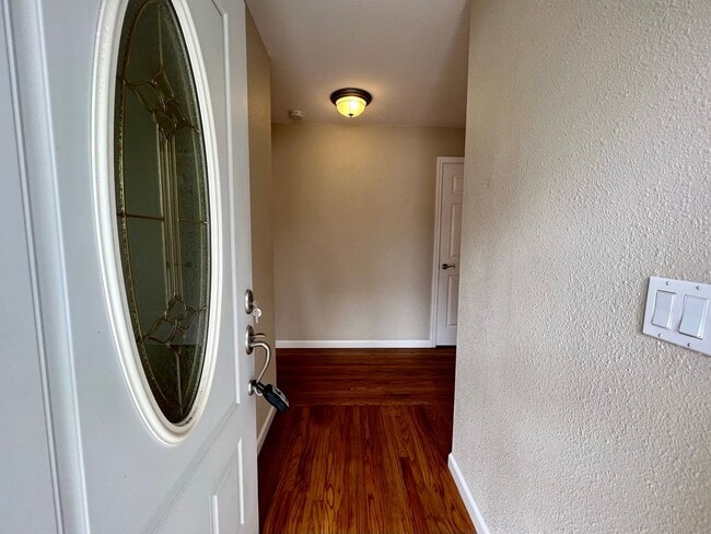 Foto del edificio - Spacious 4-Bed / 2-Bath Rancher near Linda Mar Beach