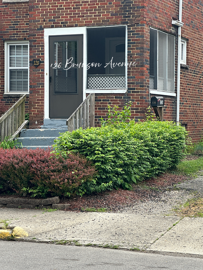 Foto del edificio - 126 Brunson Ave