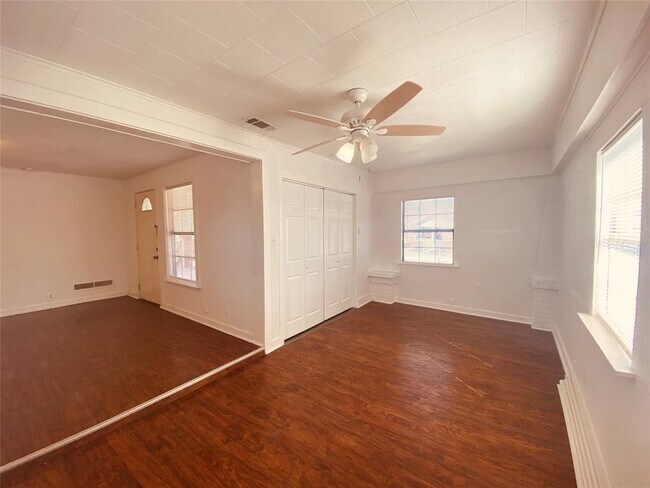 Foto del edificio - 203 W Sterling Ave