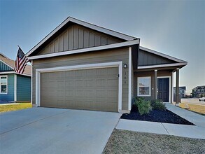 Building Photo - 108 Mica Trl