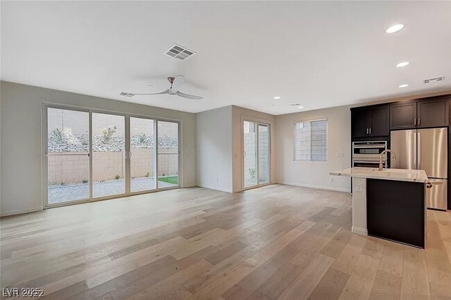 Building Photo - 31 Castleton Tower Ct