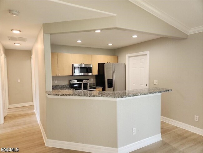 Foto del edificio - 827 NE 23rd Terrace