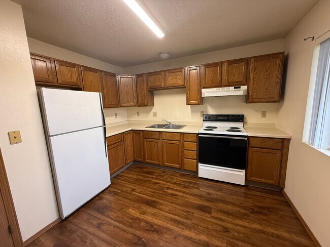 Foto del edificio - CHARMING 2 BDRM AVAILABLE!