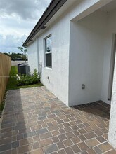 Building Photo - 2832 SE 23rd Ave