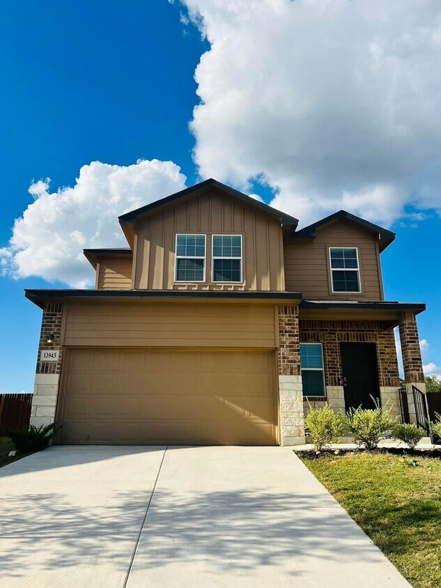 Primary Photo - 13943 Jasperoid Way
