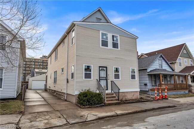 Building Photo - 1330 W 67th St