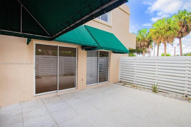 Foto del edificio - 14378 SW 96th Terrace