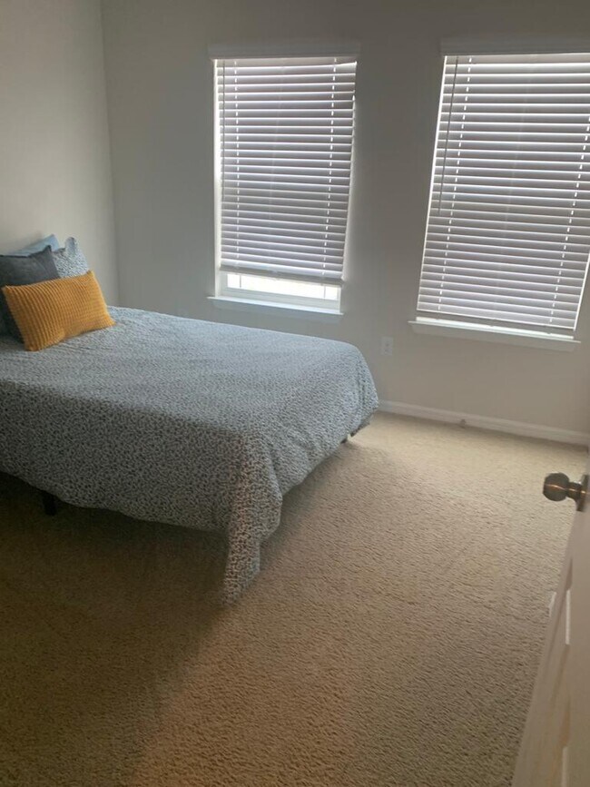 2nd room - 2713 Giardino Loop