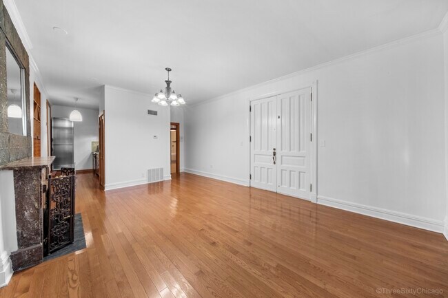 Foto del edificio - 1526 N La Salle Dr