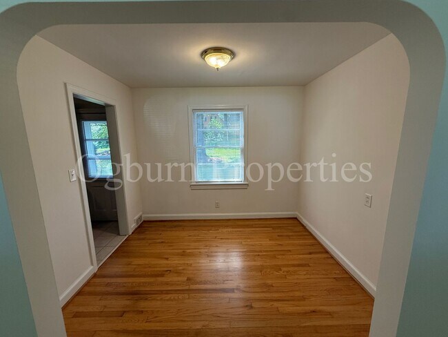 Foto del edificio - 144 Lawndale Dr