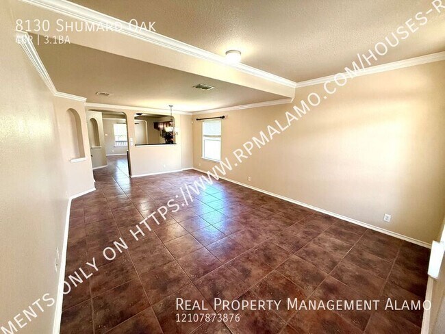 Foto del edificio - 8130 Shumard Oak Dr