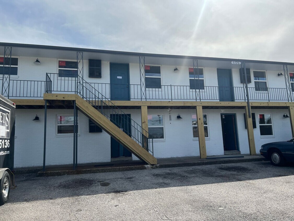 Foto del edificio - 806 E 14th St
