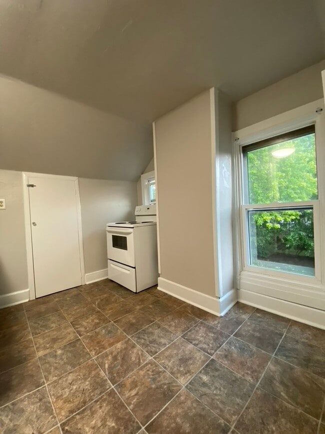 Building Photo - 1229 School Ave