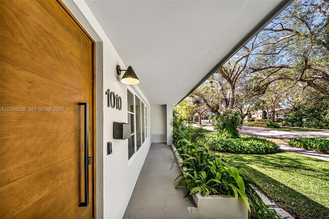 Foto del edificio - 1010 Placetas Ave