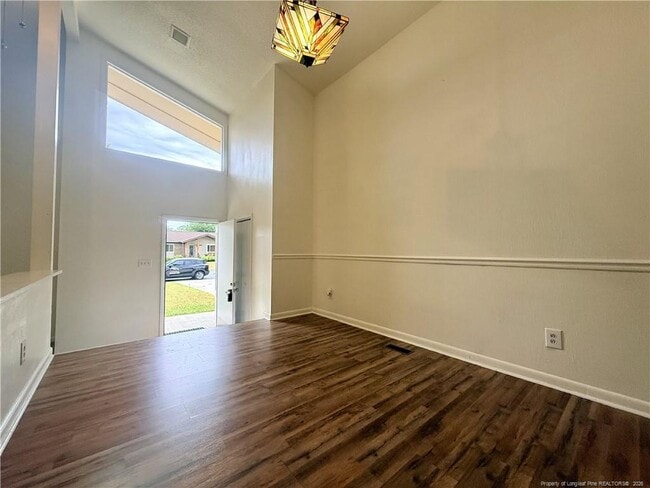 Building Photo - 1009 Louisburg Pl