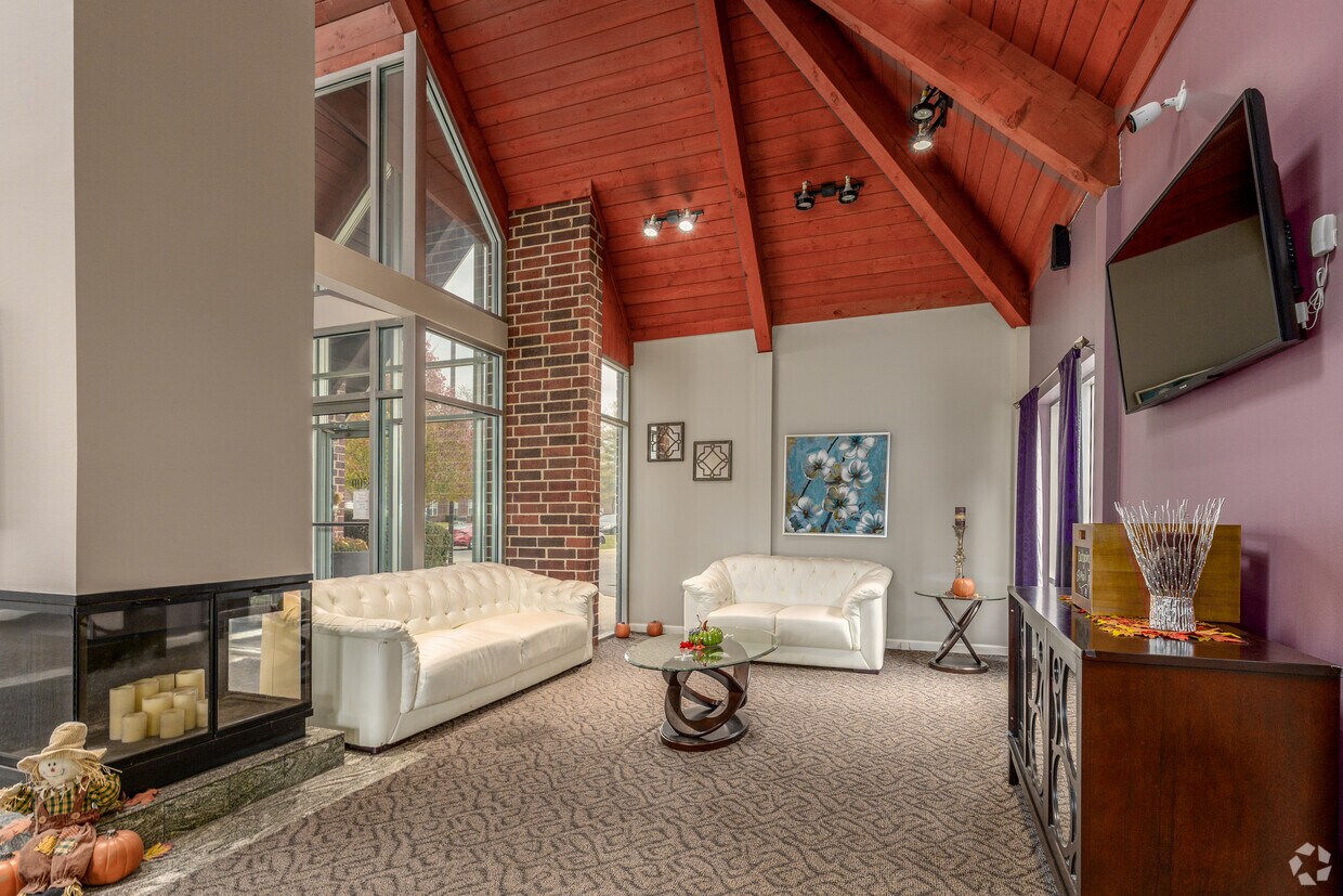 Bristol Club Apartments - 5700 S Walnut Ave Downers Grove, IL 60516 |  Apartments.com, image size:1240x827