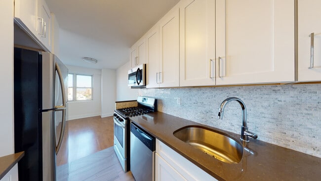 Building Photo - 2940 Ocean Pky