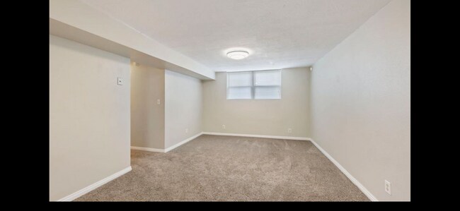 Building Photo - 1532 S 200 E