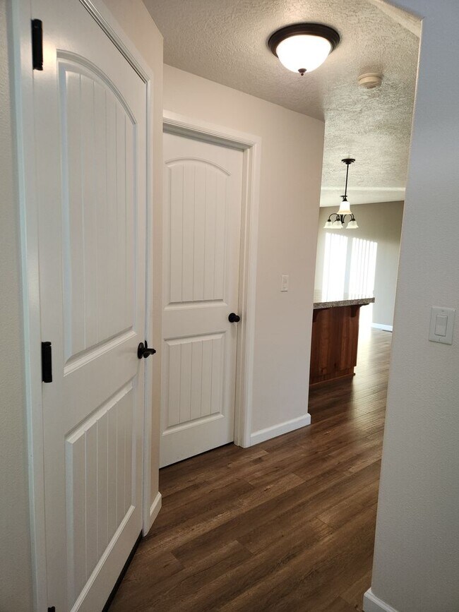 Foto del edificio - 3-bedroom 2.5 bath House
