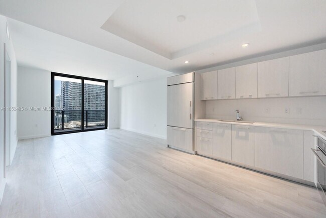 Foto del edificio - 45 SW 9th St