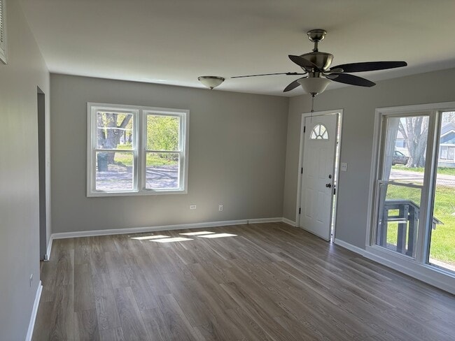 Building Photo - 37863 Harper Ave