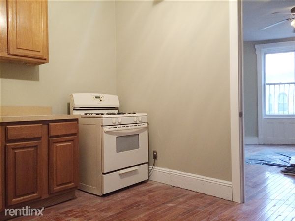 Building Photo - 294 Weirfield St