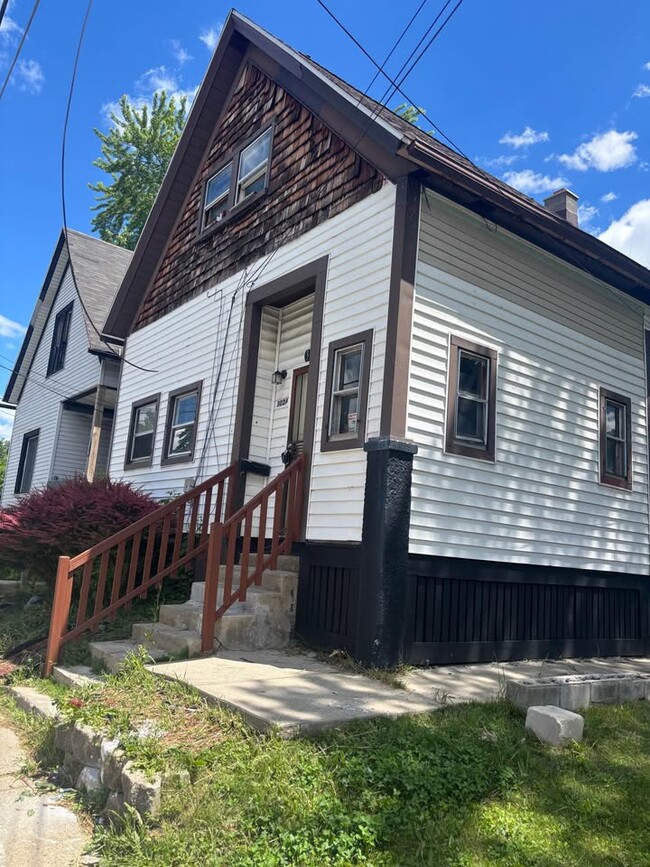 Building Photo - 3024 N 20th St
