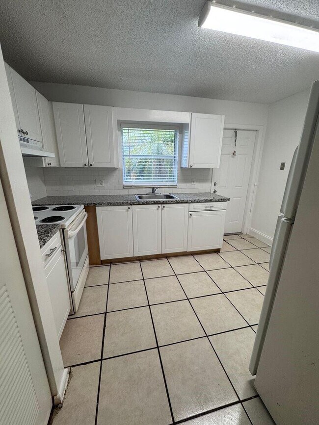 Foto del edificio - 10551 NW 45th St