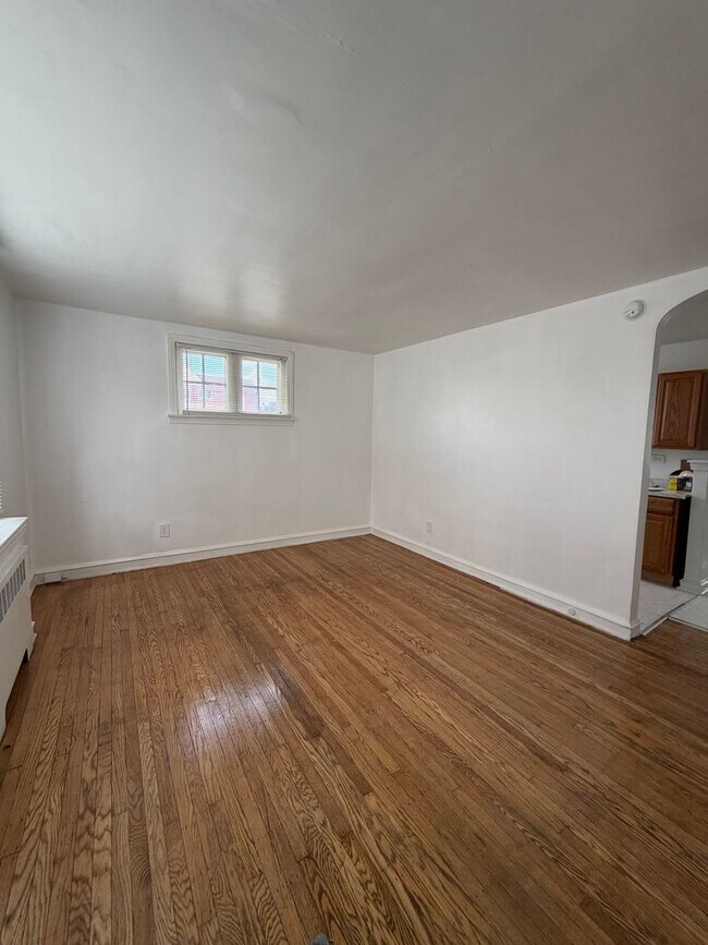 Foto del edificio - 7925 Cedarbrook Ave