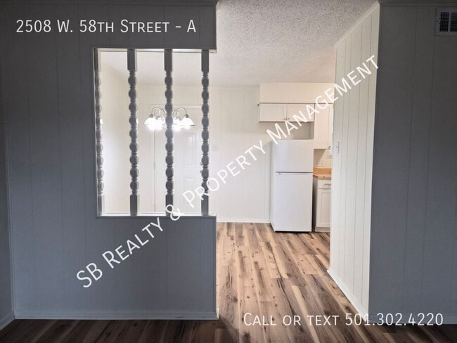 Building Photo - 2508 W 58th St