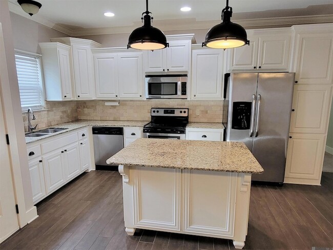 Building Photo - 40485 Sage Field Ct