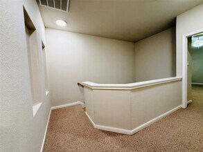 Building Photo - 2100 Pipers Field Dr