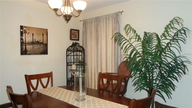 Foto del edificio - 222 Crown Oaks Way