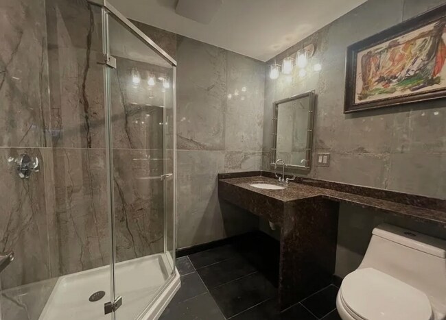 Foto del edificio - Comm Ave Luxury 1-Bedroom Loft