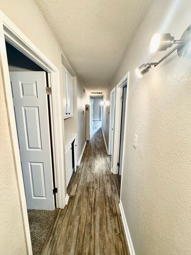 Foto del edificio - Enchanting Bakersfield property just 10 mi...