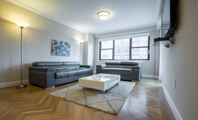 Foto del edificio - 305 East 86th St