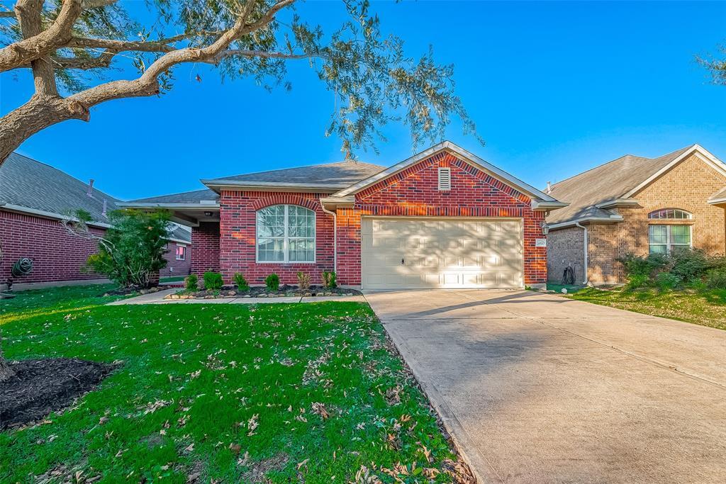 Foto principal - 18510 Bare Meadow Ln