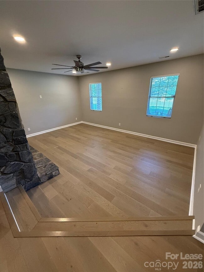 Building Photo - 4371 La Brea Dr