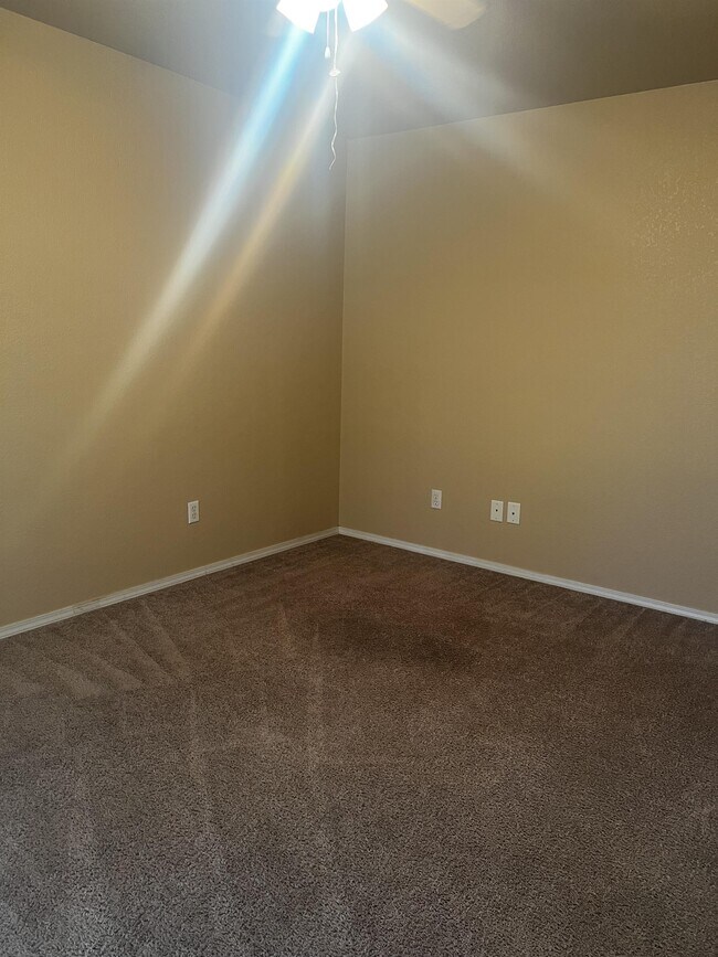 Building Photo - 815 N 48th St